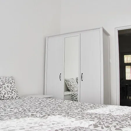 Shabby Chic | Apartment